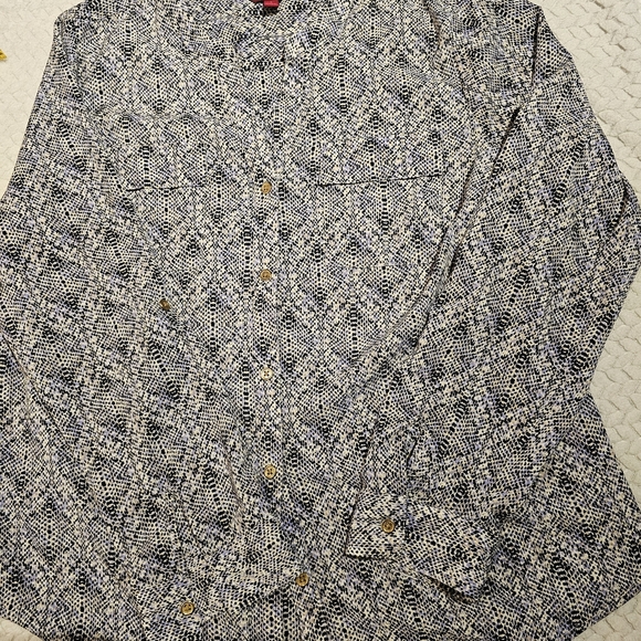 Patterned Button-Up - Picture 3 of 8